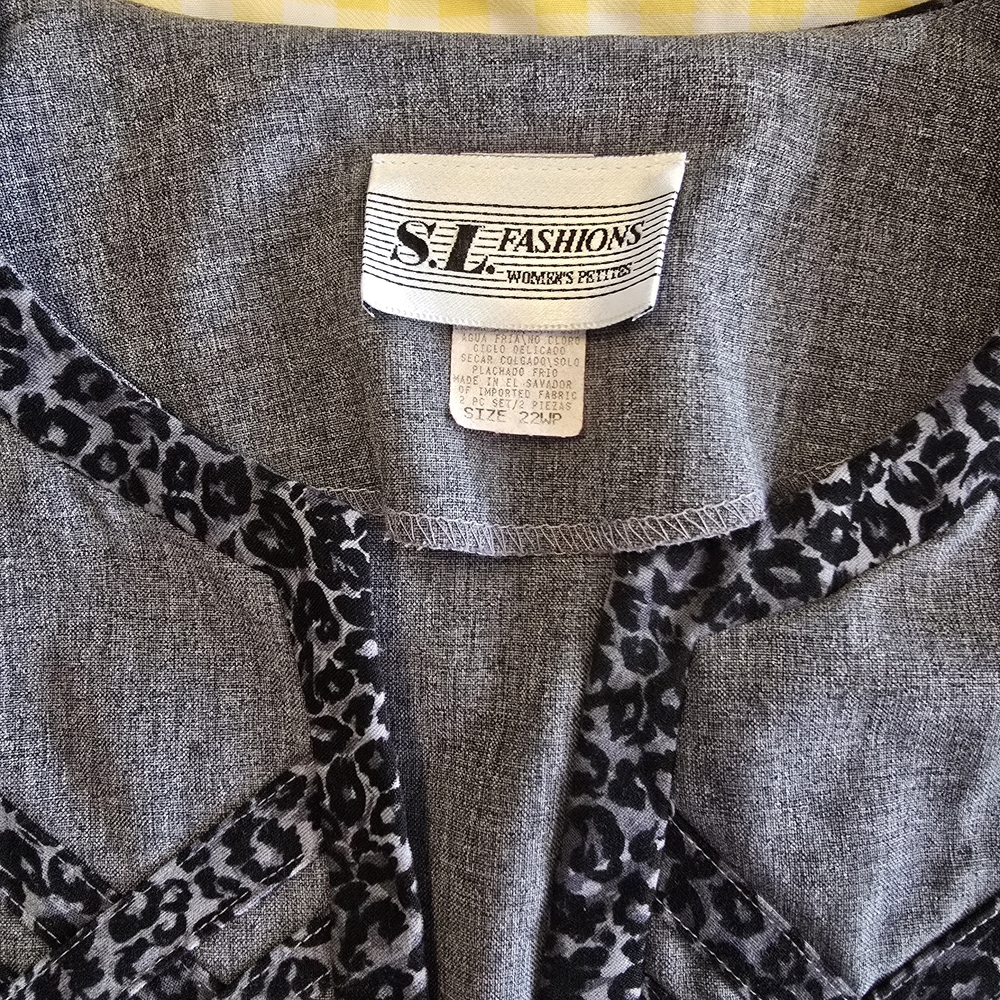 Vintage Black Gray Leopard Print Cropped Blazer with Shoulder Pads - Picture 7 of 9